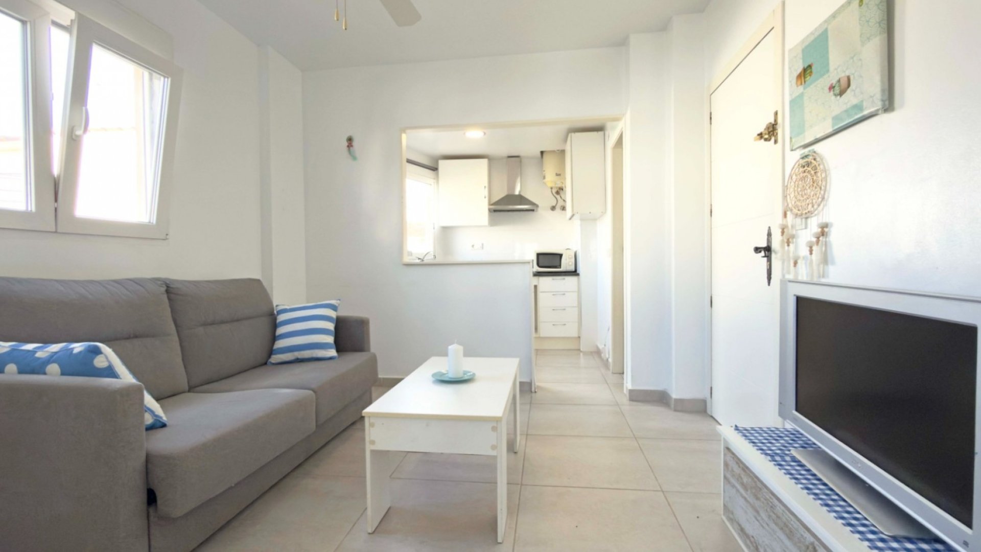 Reventa - Apartamentos -
Torrevieja - Playa Los Naufragos