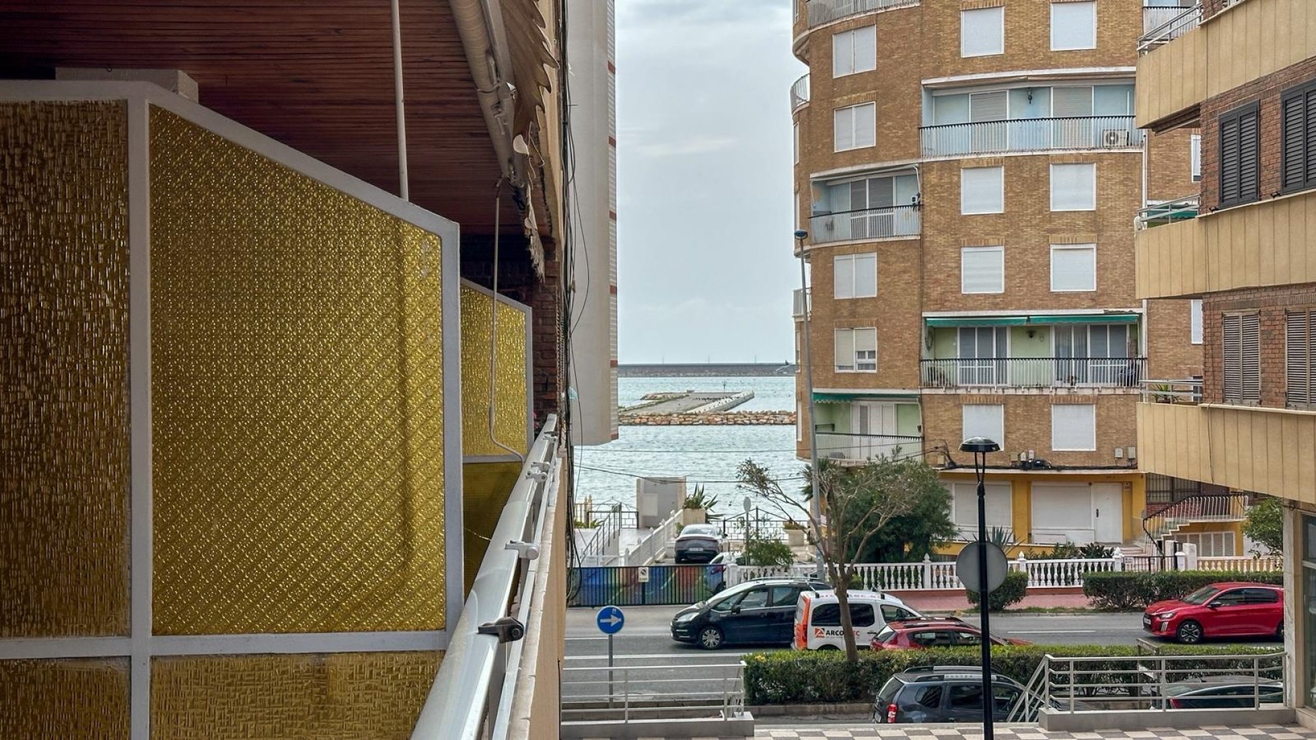 Reventa - Apartamentos -
Torrevieja - Playa Los Naufragos