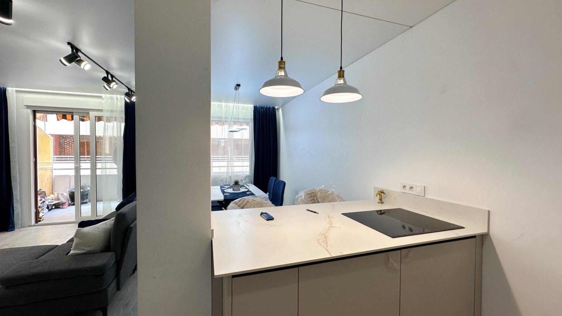 Reventa - Apartamentos -
Torrevieja - Playa Los Naufragos