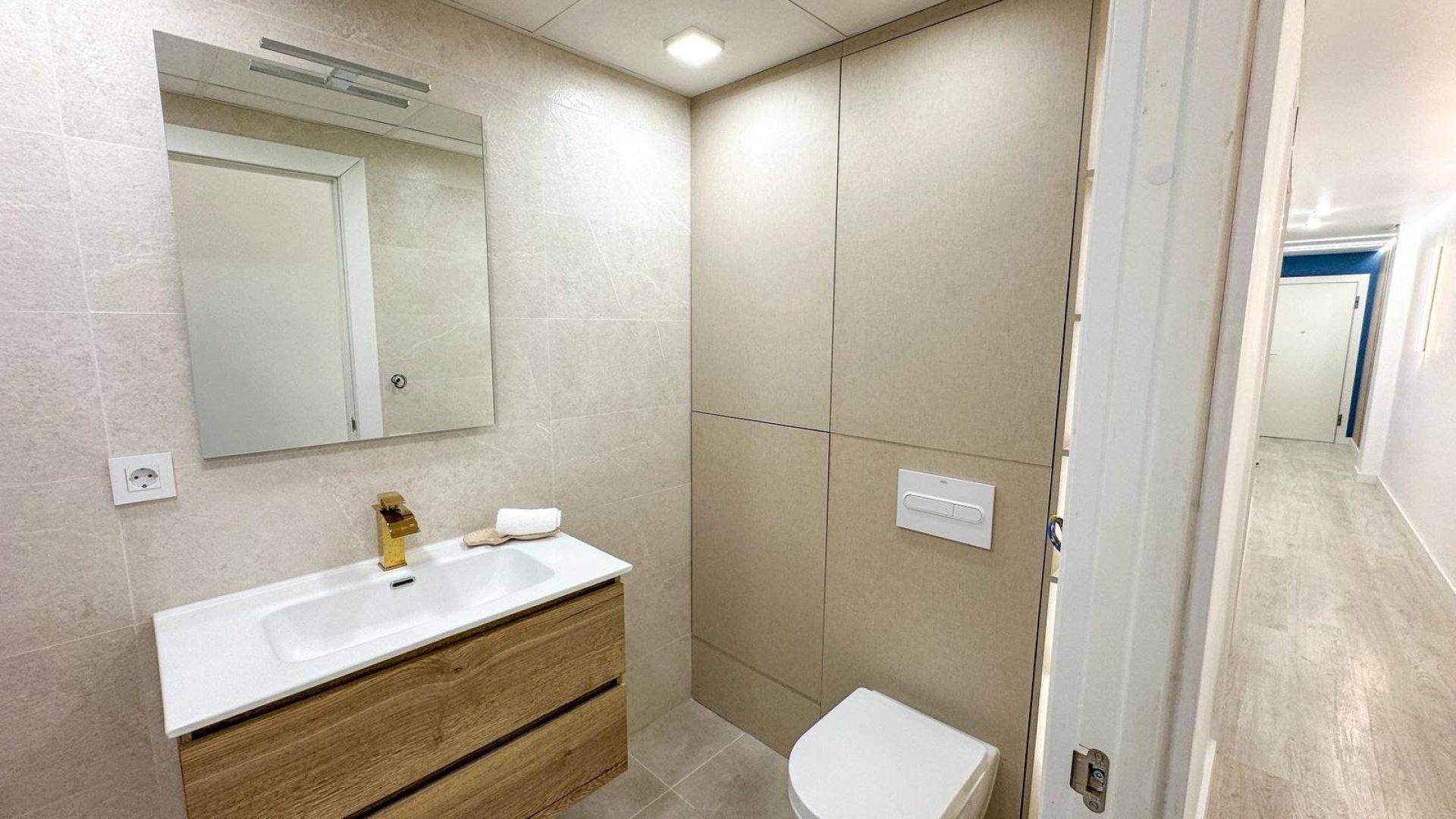 Reventa - Apartamentos -
Torrevieja - Playa Los Naufragos