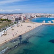 Reventa - Apartamentos -
Torrevieja - Playa Los Naufragos