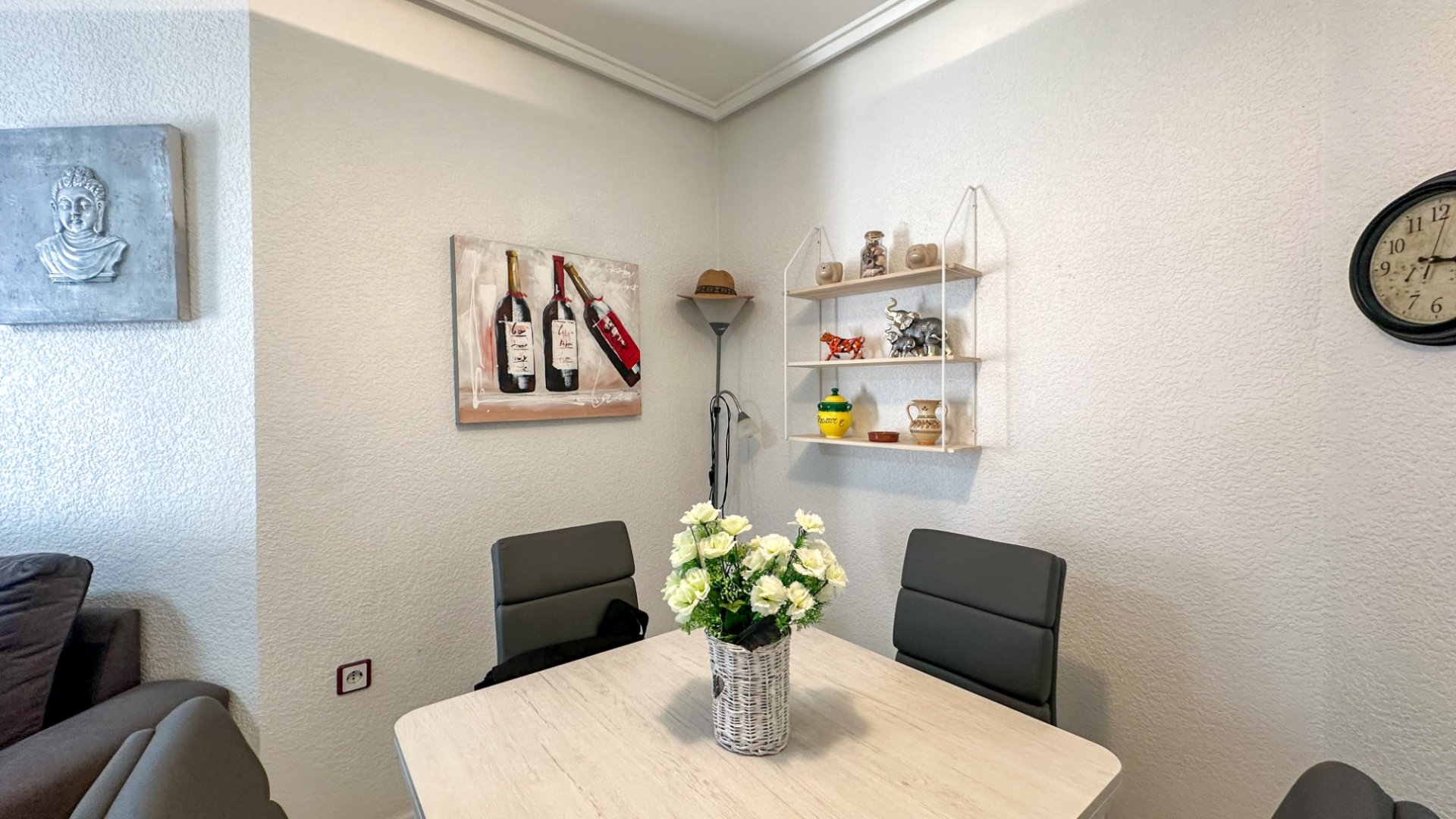 Reventa - Apartamentos -
Torrevieja - Playa Los Naufragos