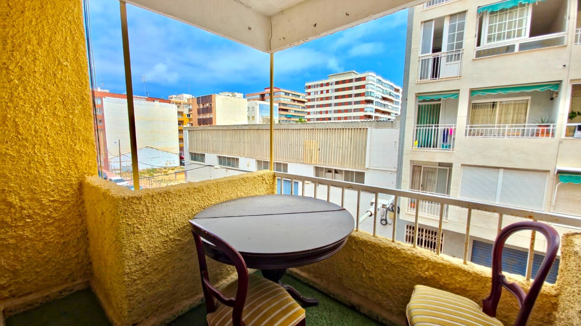 Reventa - Apartamentos -
Torrevieja - Playa Los Naufragos