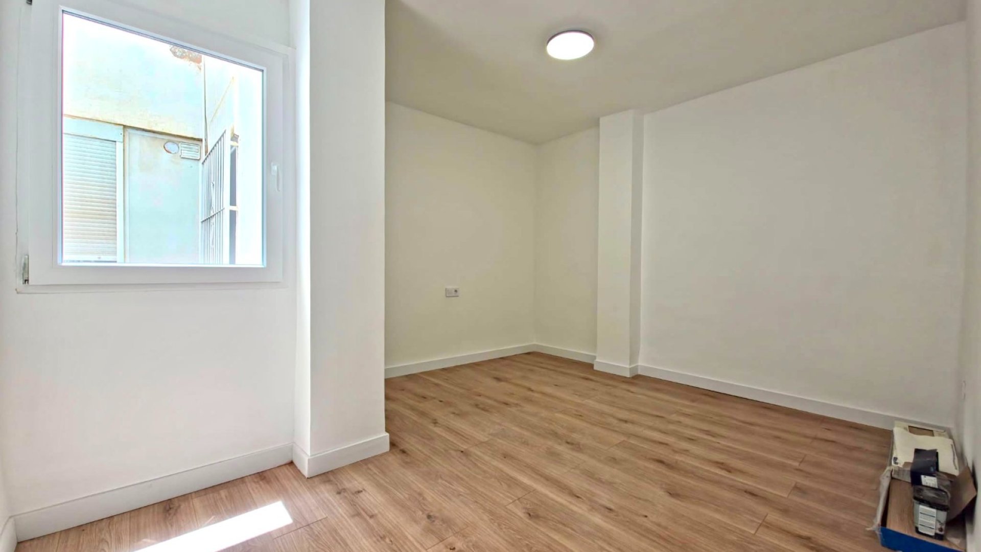 Reventa - Apartamentos -
Torrevieja - Playa Los Naufragos