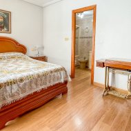 Reventa - Apartamentos -
Torrevieja - Playa Los Naufragos