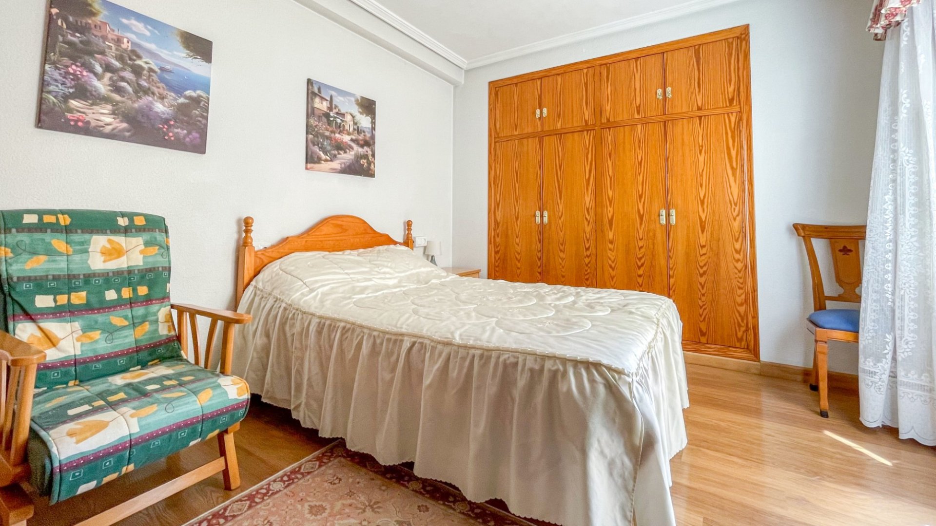 Reventa - Apartamentos -
Torrevieja - Playa Los Naufragos