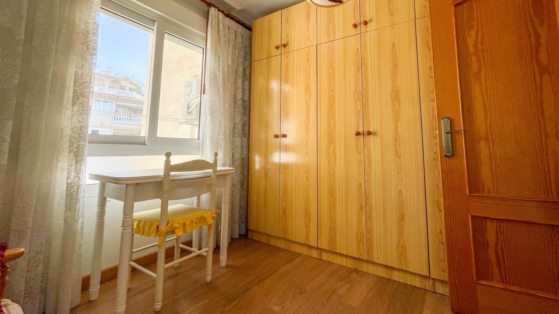 Reventa - Apartamentos -
Torrevieja - Playa Los Naufragos