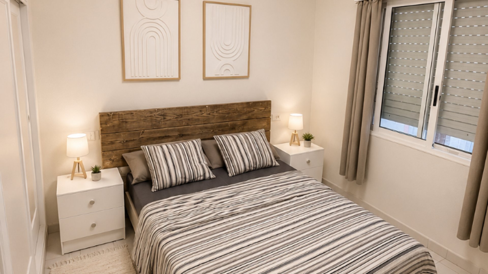 Reventa - Apartamentos -
Torrevieja - Playa Los Naufragos