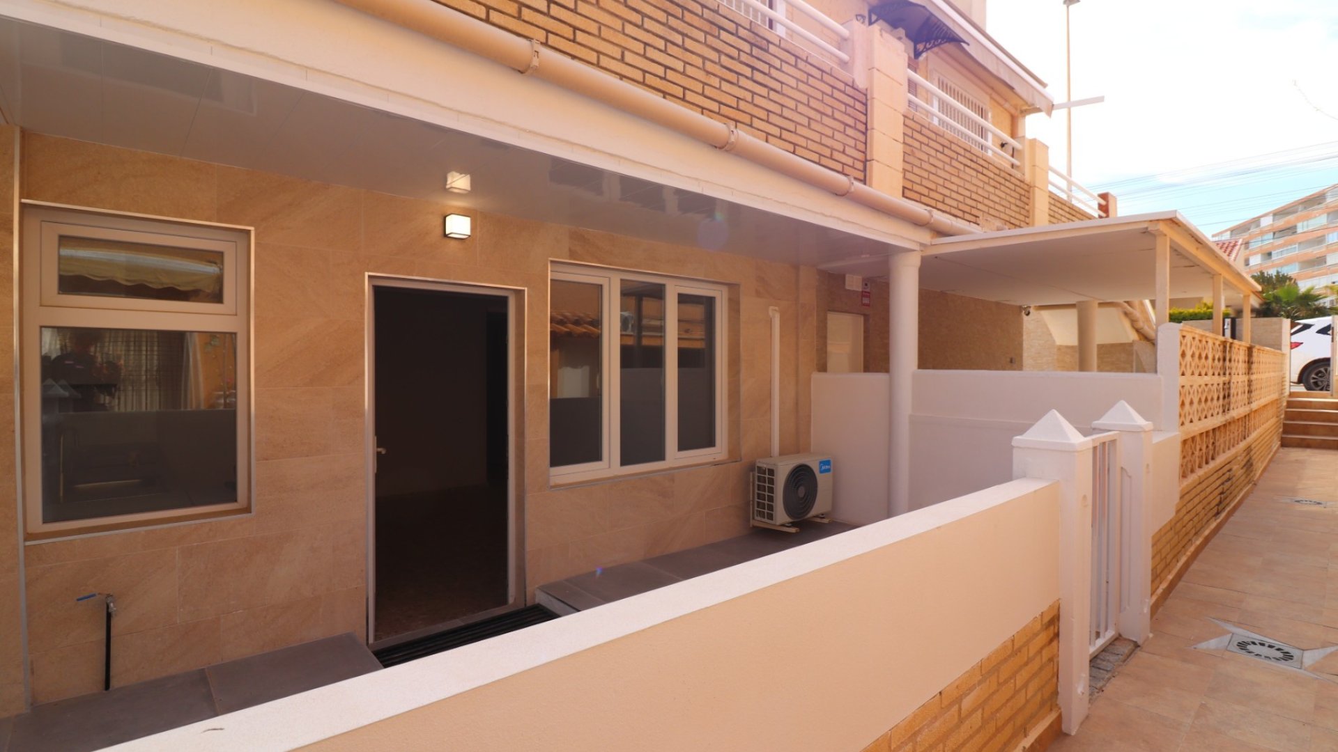 Reventa - Apartamentos -
Torrevieja - Torre la mata