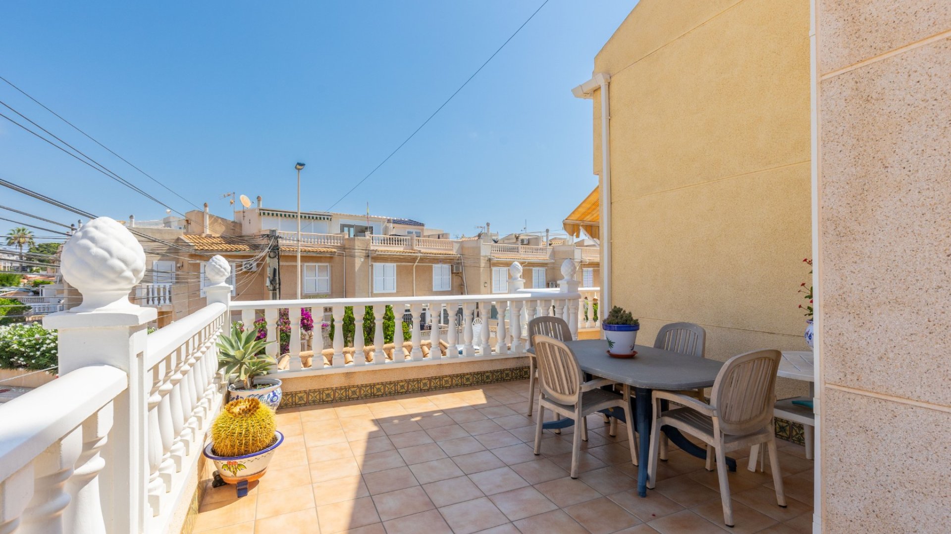 Reventa - Apartamentos -
Torrevieja - Zona los Frutales