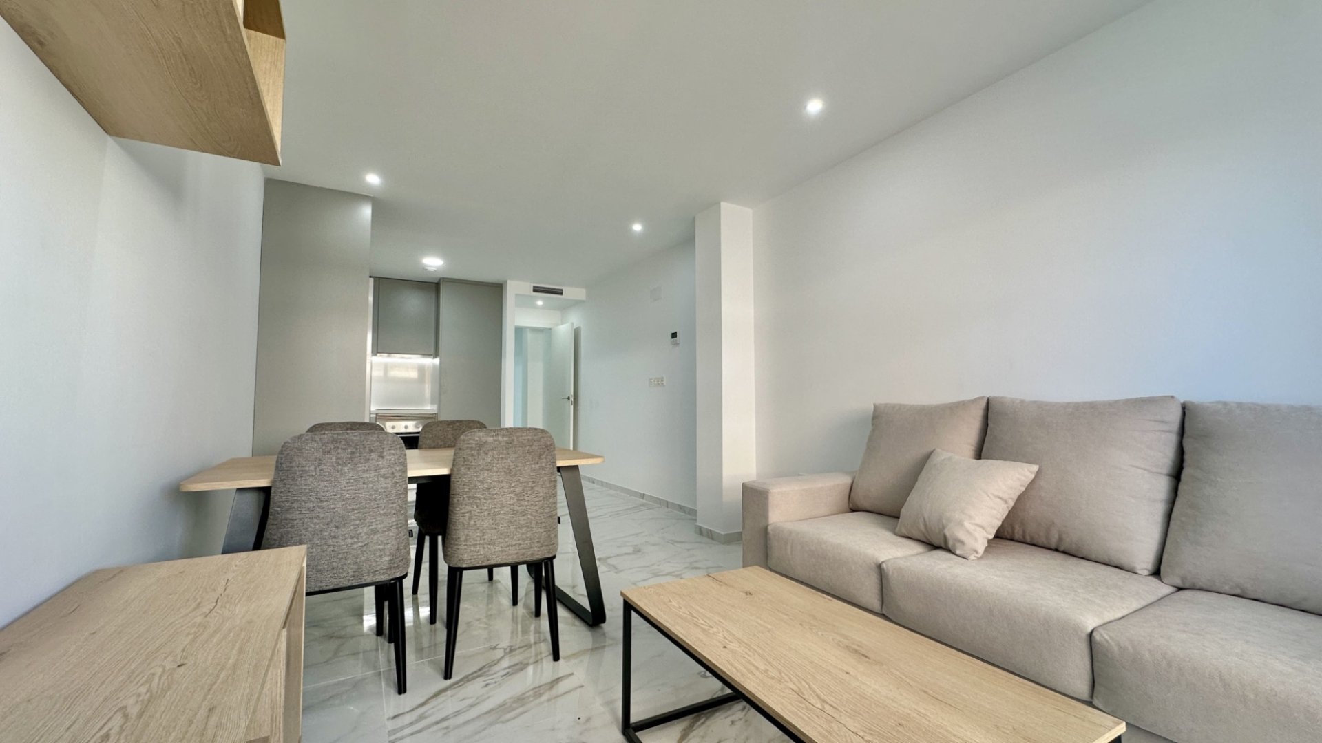 Reventa - Apartamentos -
Torrevieja