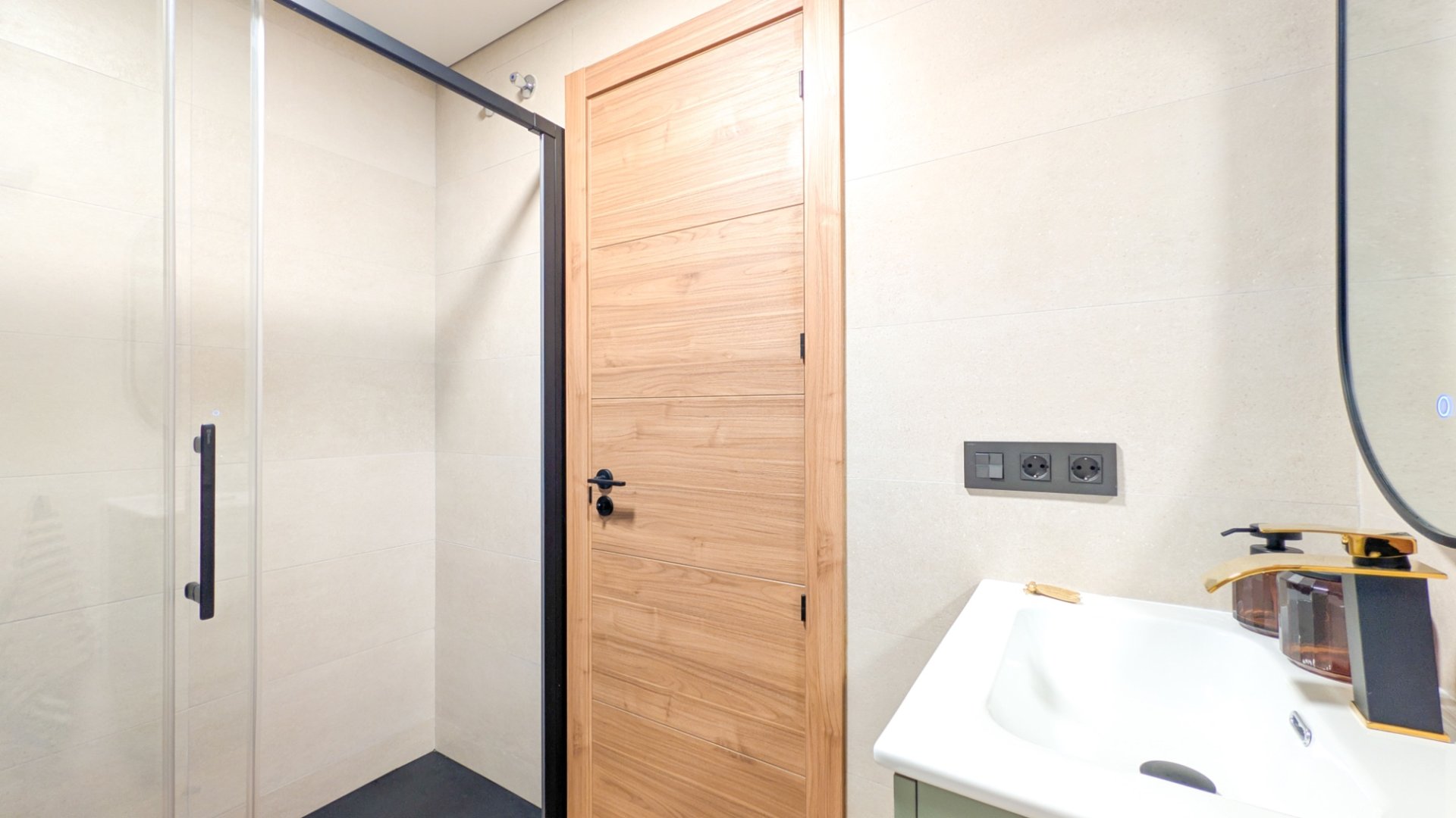 Reventa - Apartamentos -
Torrevieja