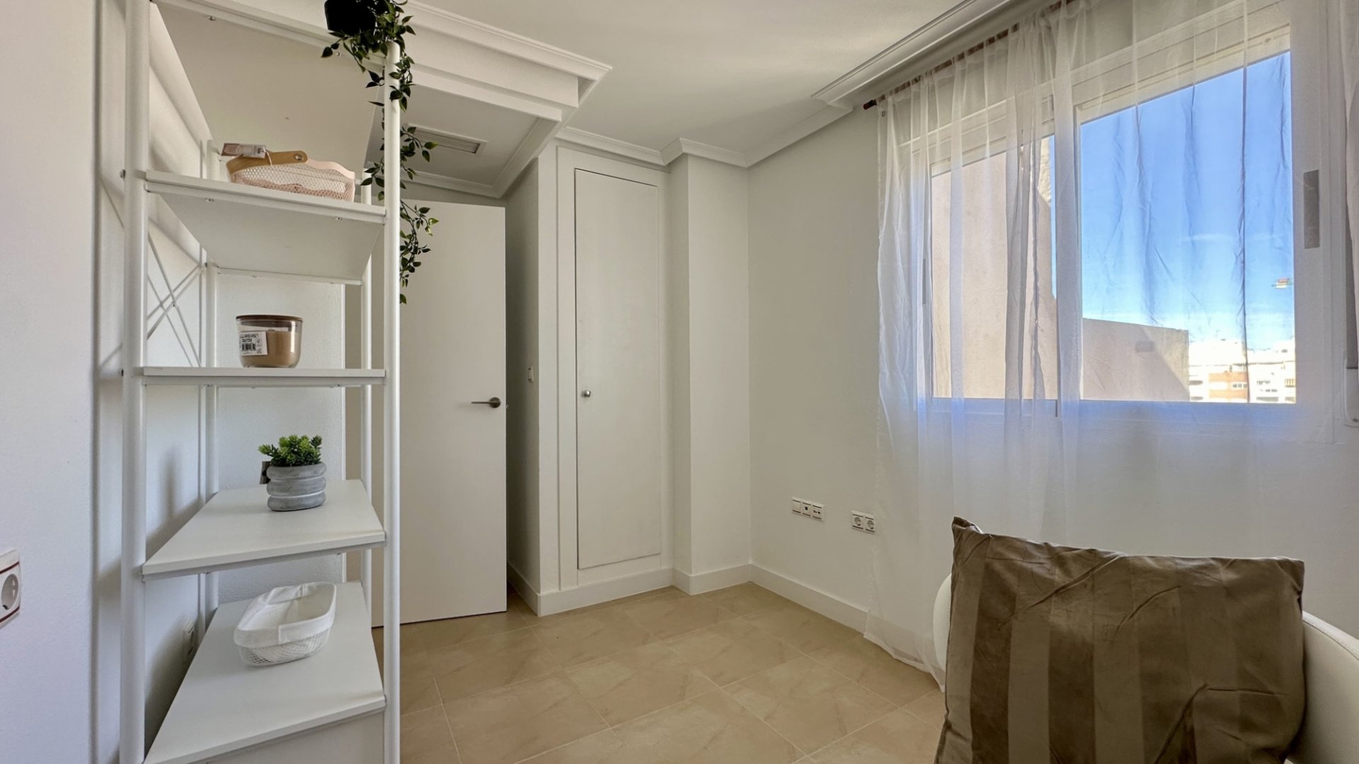 Reventa - Apartamentos -
Torrevieja