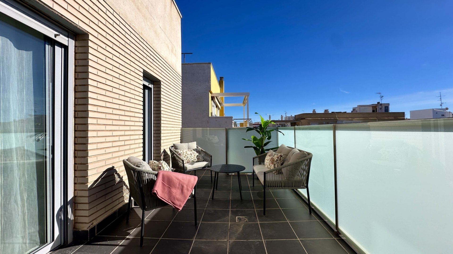 Reventa - Apartamentos -
Torrevieja