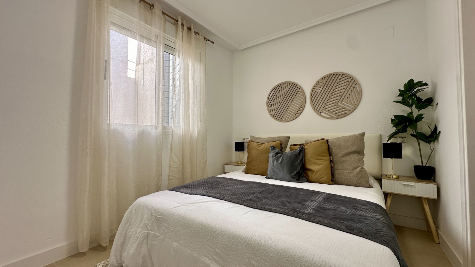 Reventa - Apartamentos -
Torrevieja