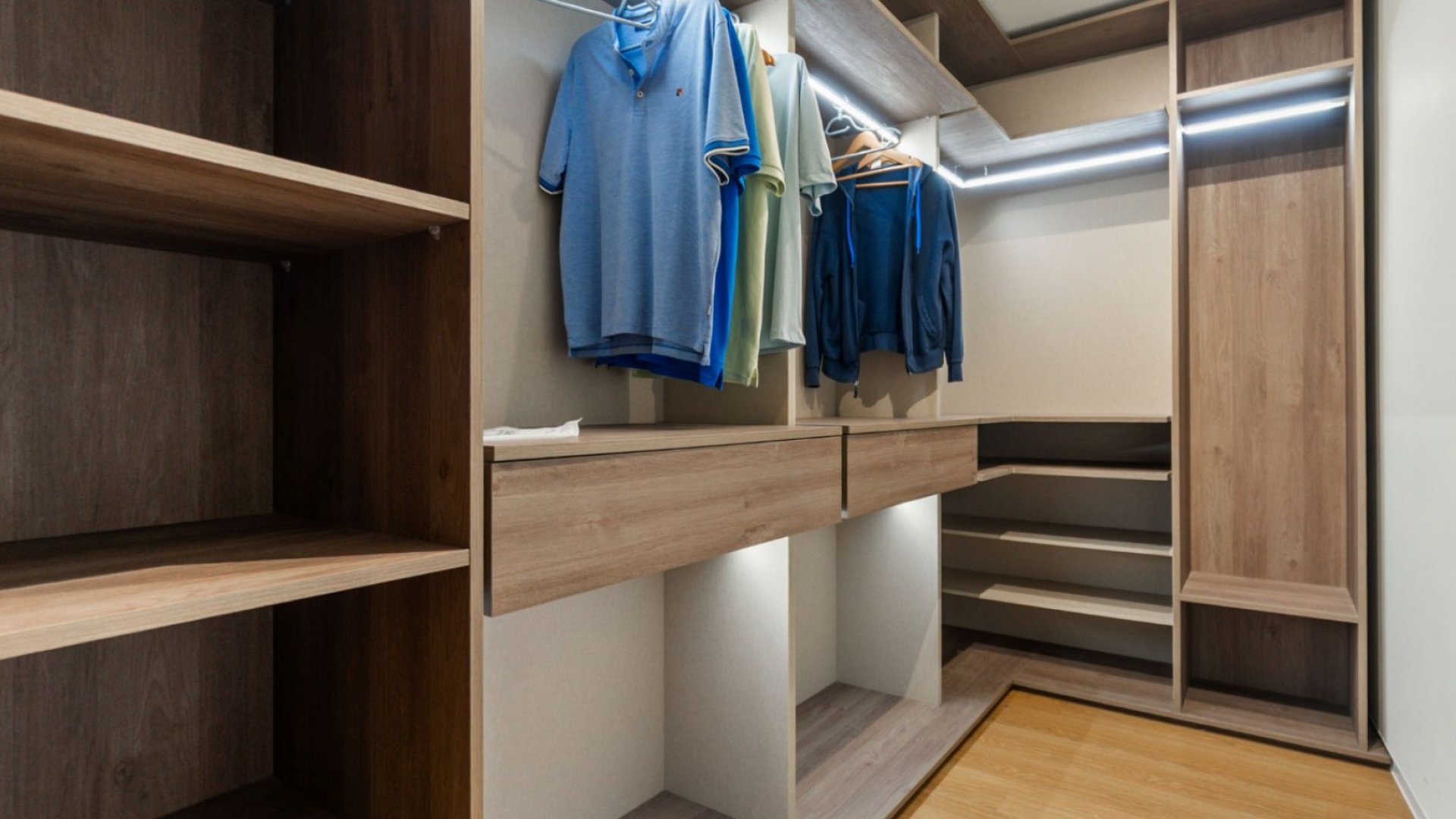 Reventa - Apartamentos -
Torrevieja