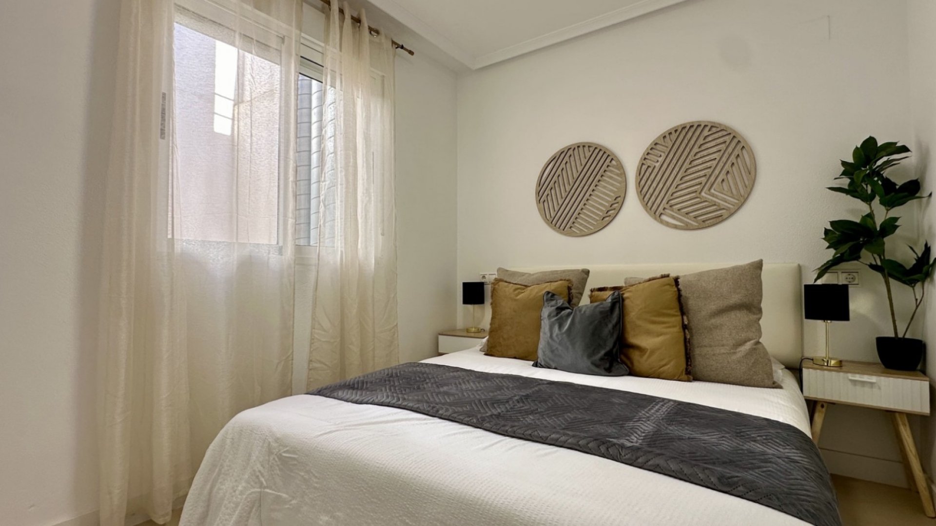 Reventa - Apartamentos -
Torrevieja