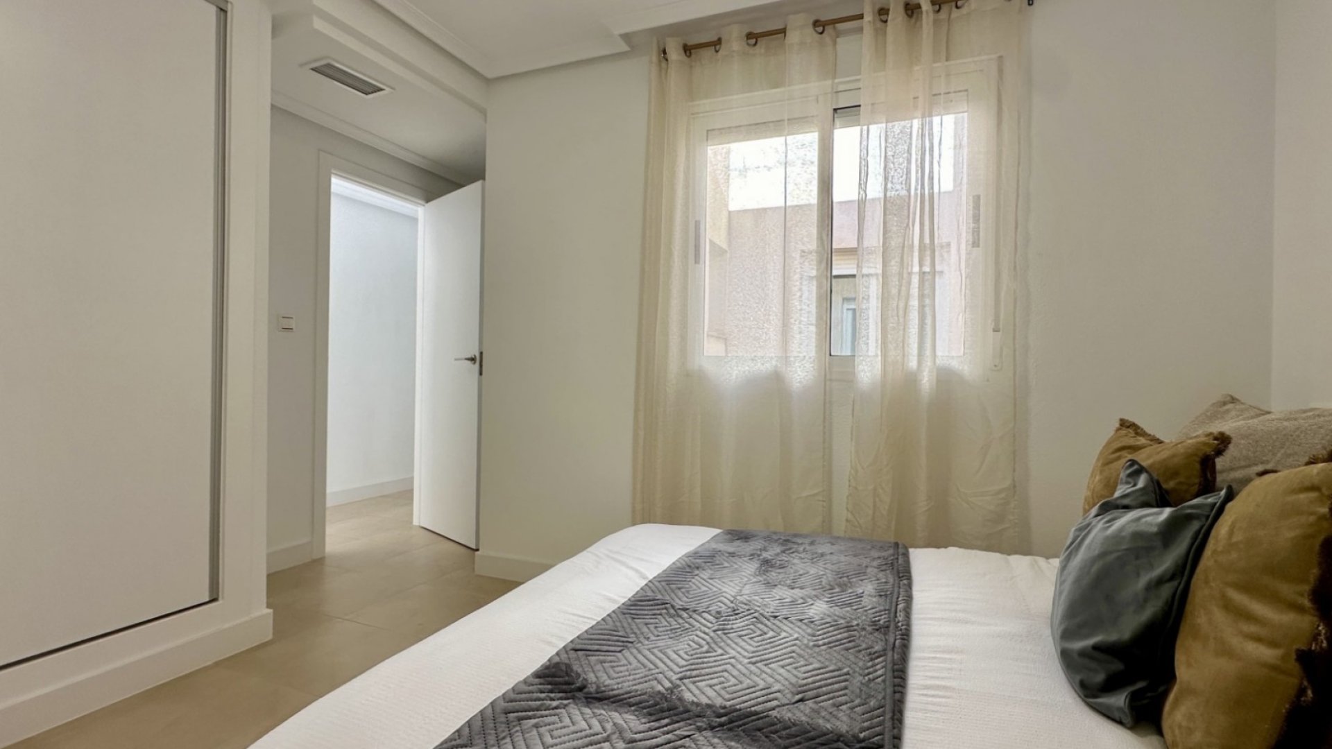 Reventa - Apartamentos -
Torrevieja