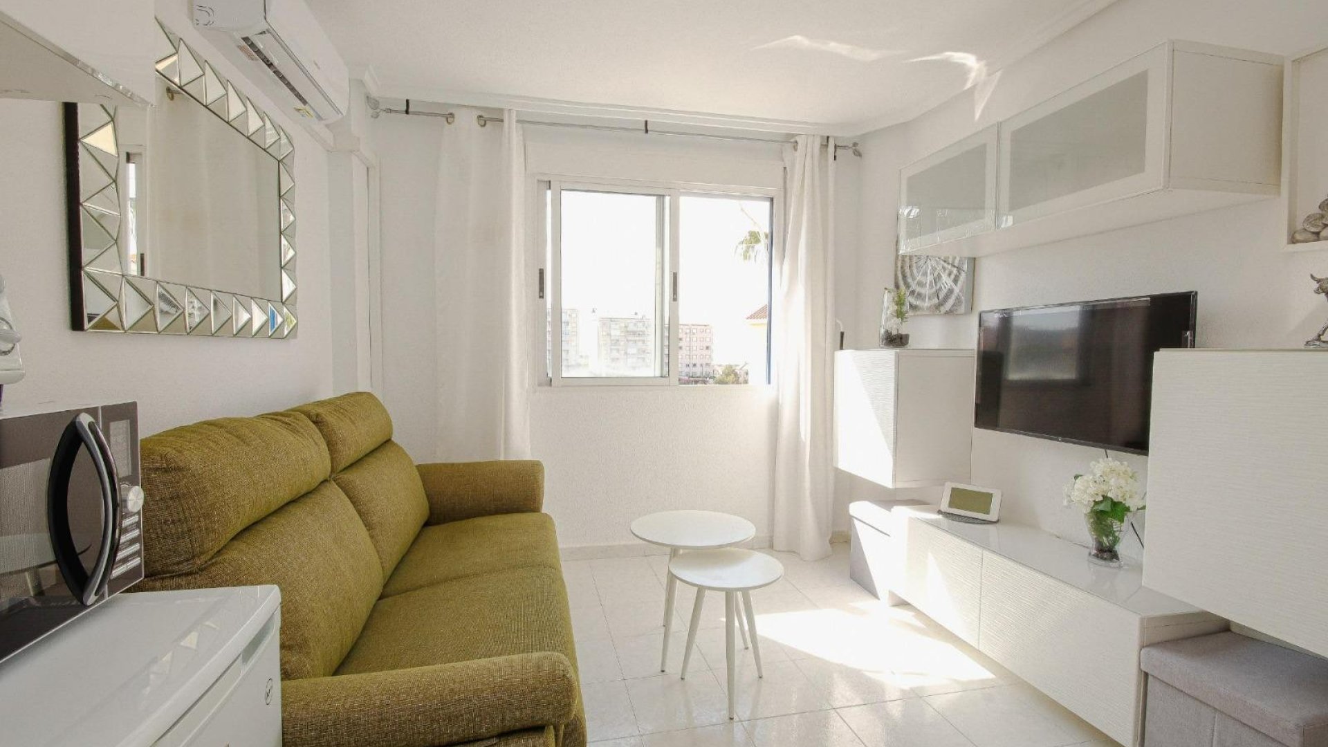 Reventa - Apartamentos -
Torrevieja