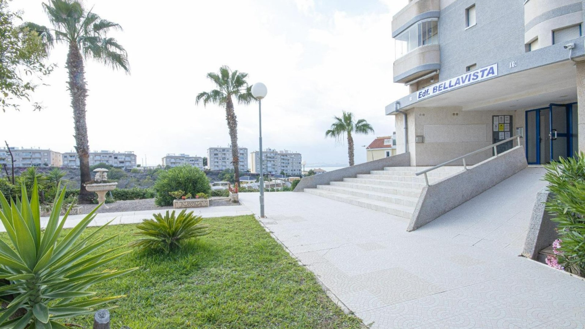 Reventa - Apartamentos -
Torrevieja