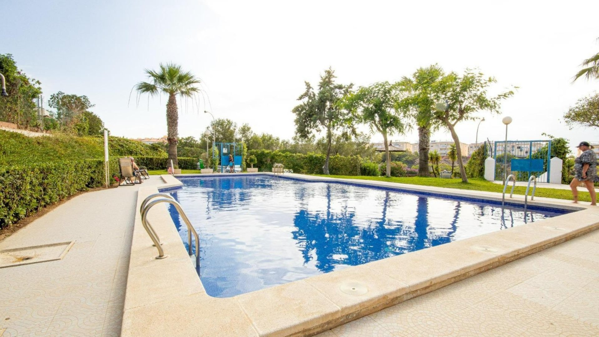 Reventa - Apartamentos -
Torrevieja