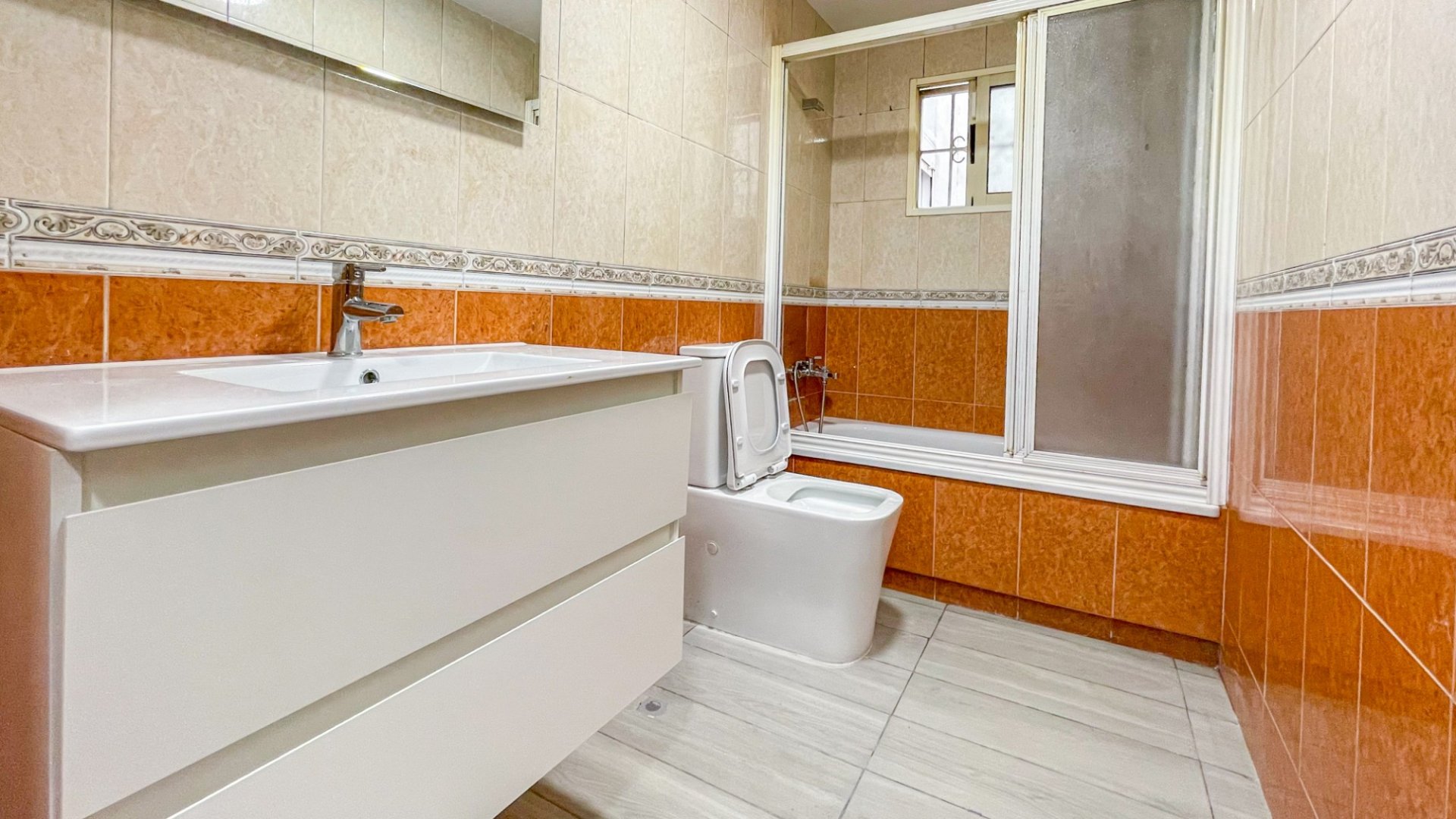 Reventa - Apartamentos -
Torrevieja