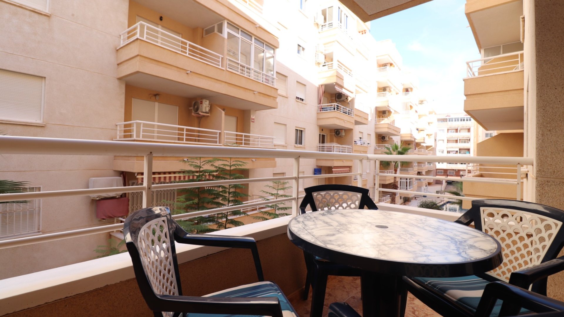 Reventa - Apartamentos -
Torrevieja