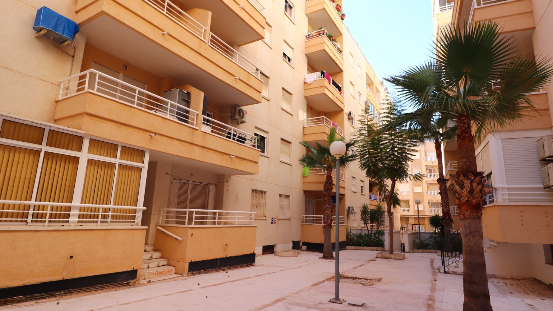 Reventa - Apartamentos -
Torrevieja