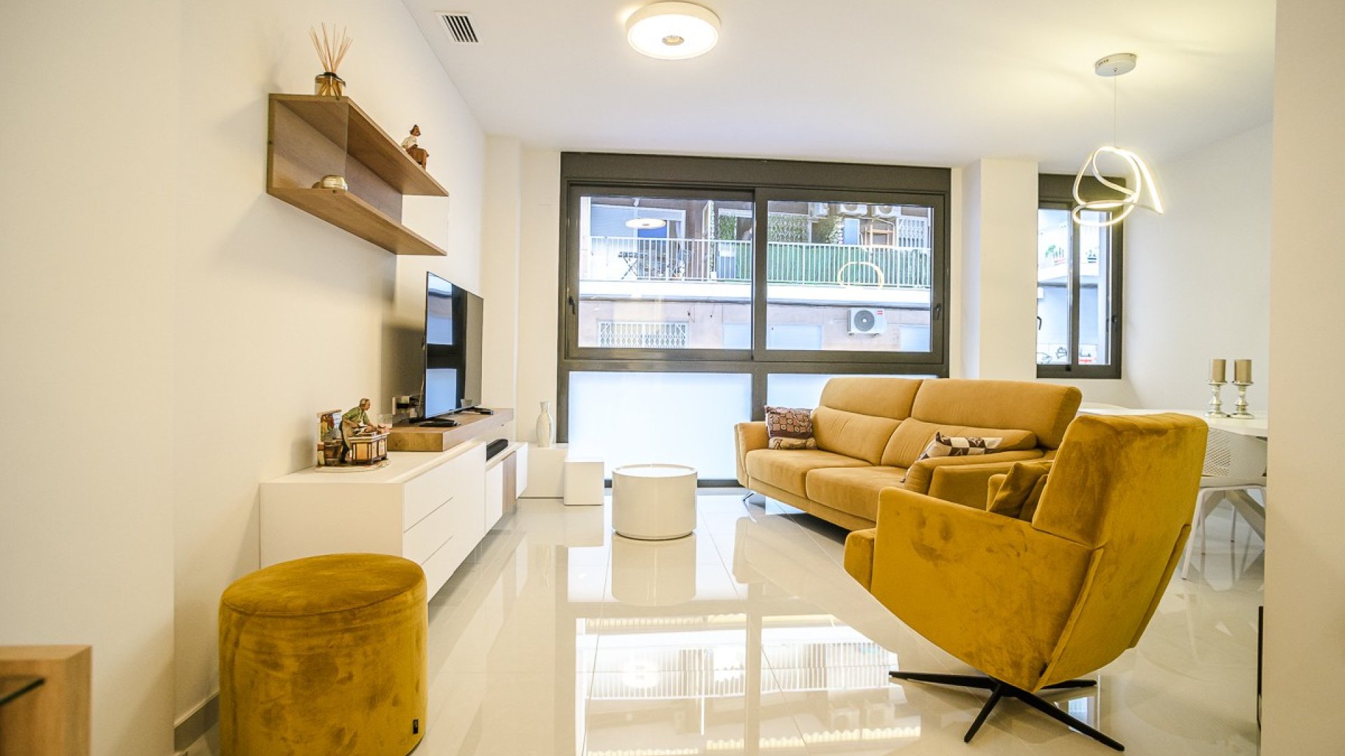 Reventa - Apartamentos -
Torrevieja