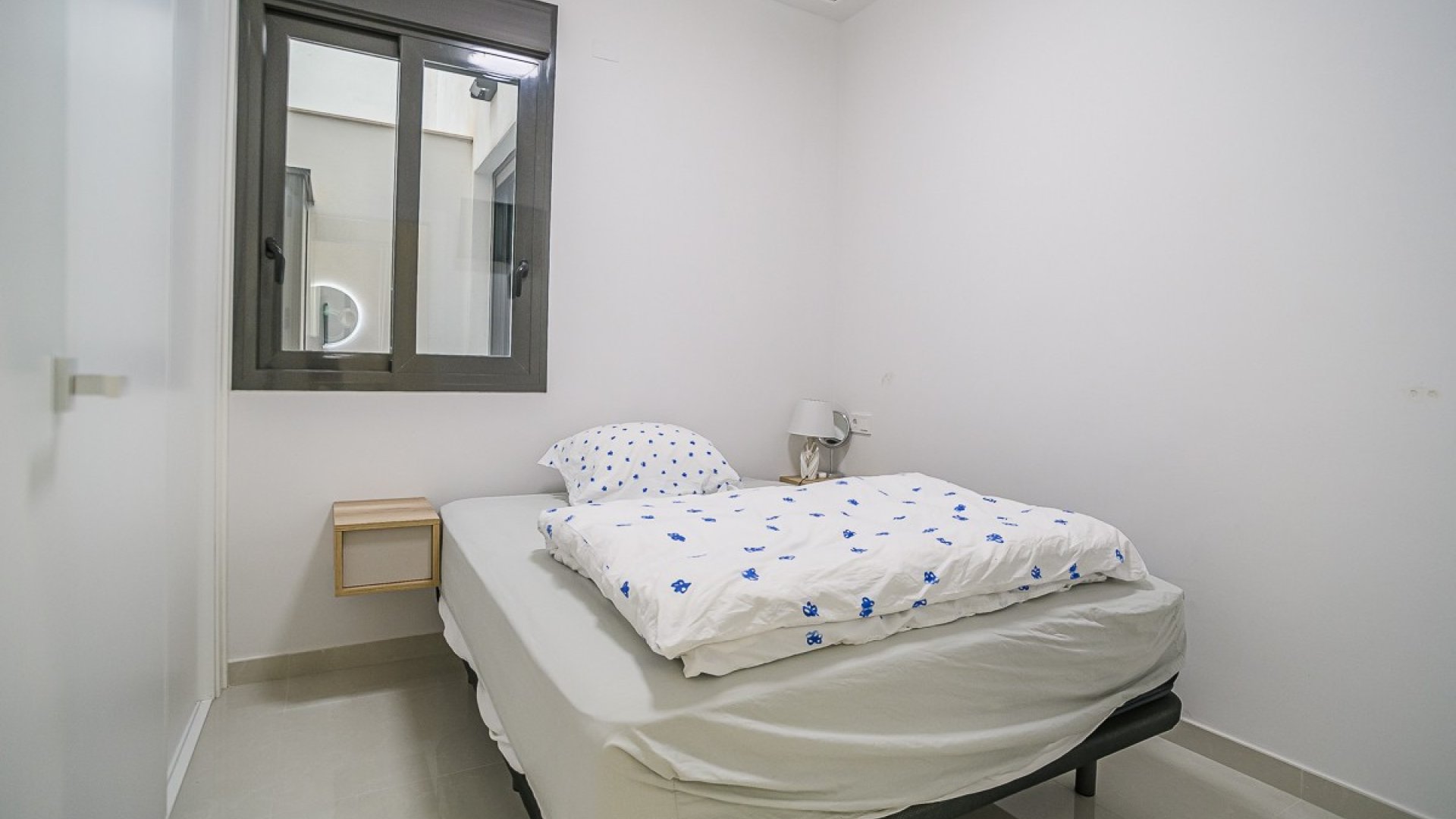 Reventa - Apartamentos -
Torrevieja