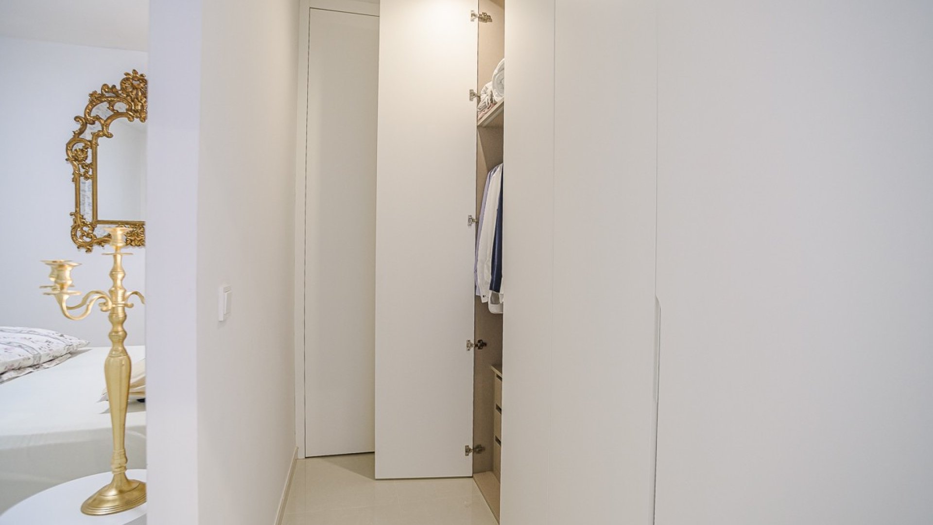 Reventa - Apartamentos -
Torrevieja