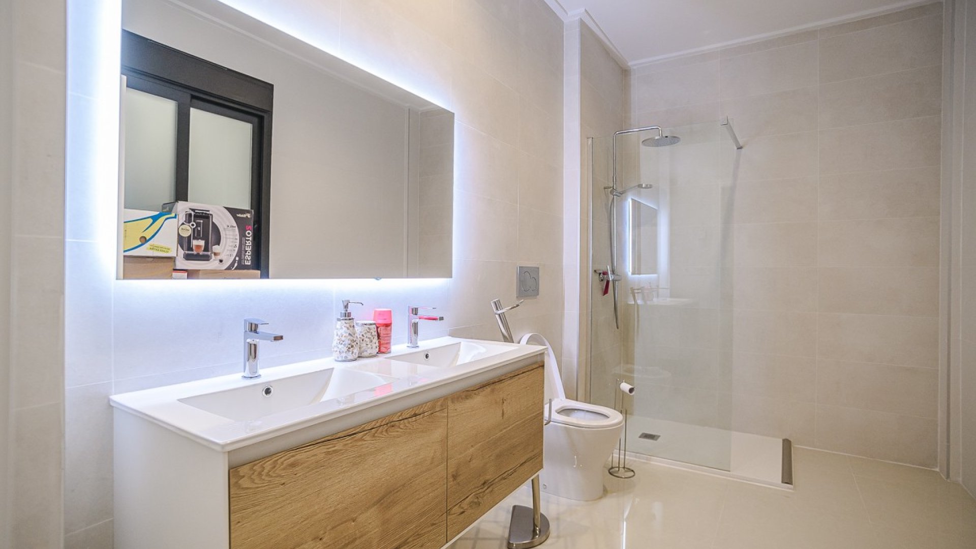 Reventa - Apartamentos -
Torrevieja