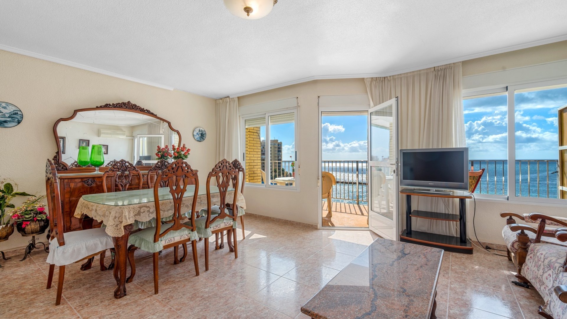 Reventa - Apartamentos -
Torrevieja