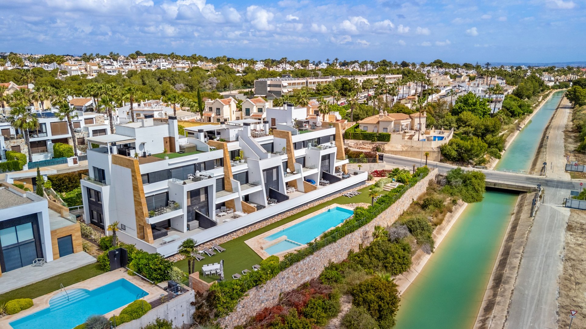 Reventa - Apartamentos -
Villamartín - Costa Blanca