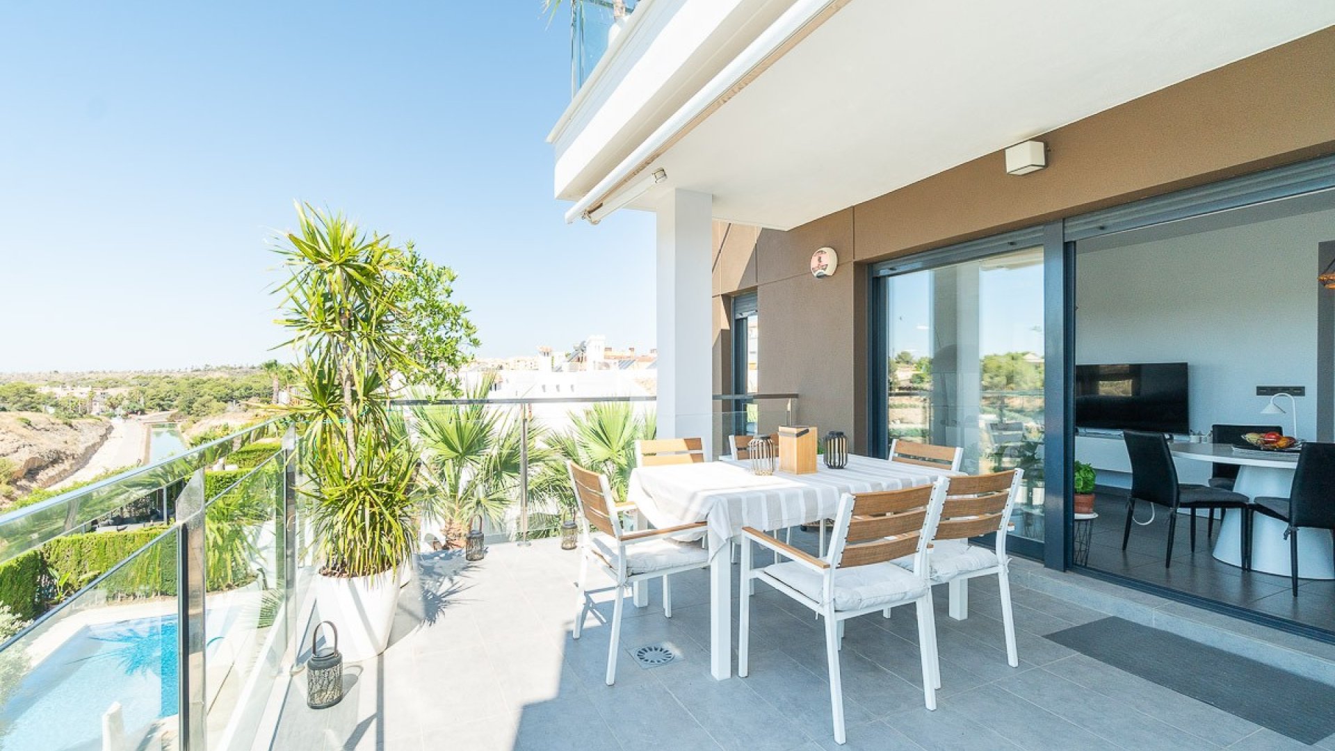 Reventa - Apartamentos -
Villamartín - La fuente
