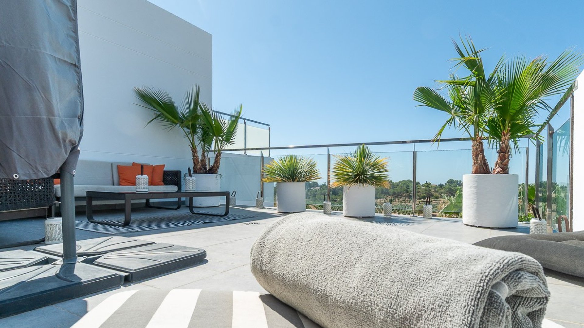 Reventa - Apartamentos -
Villamartín - La fuente