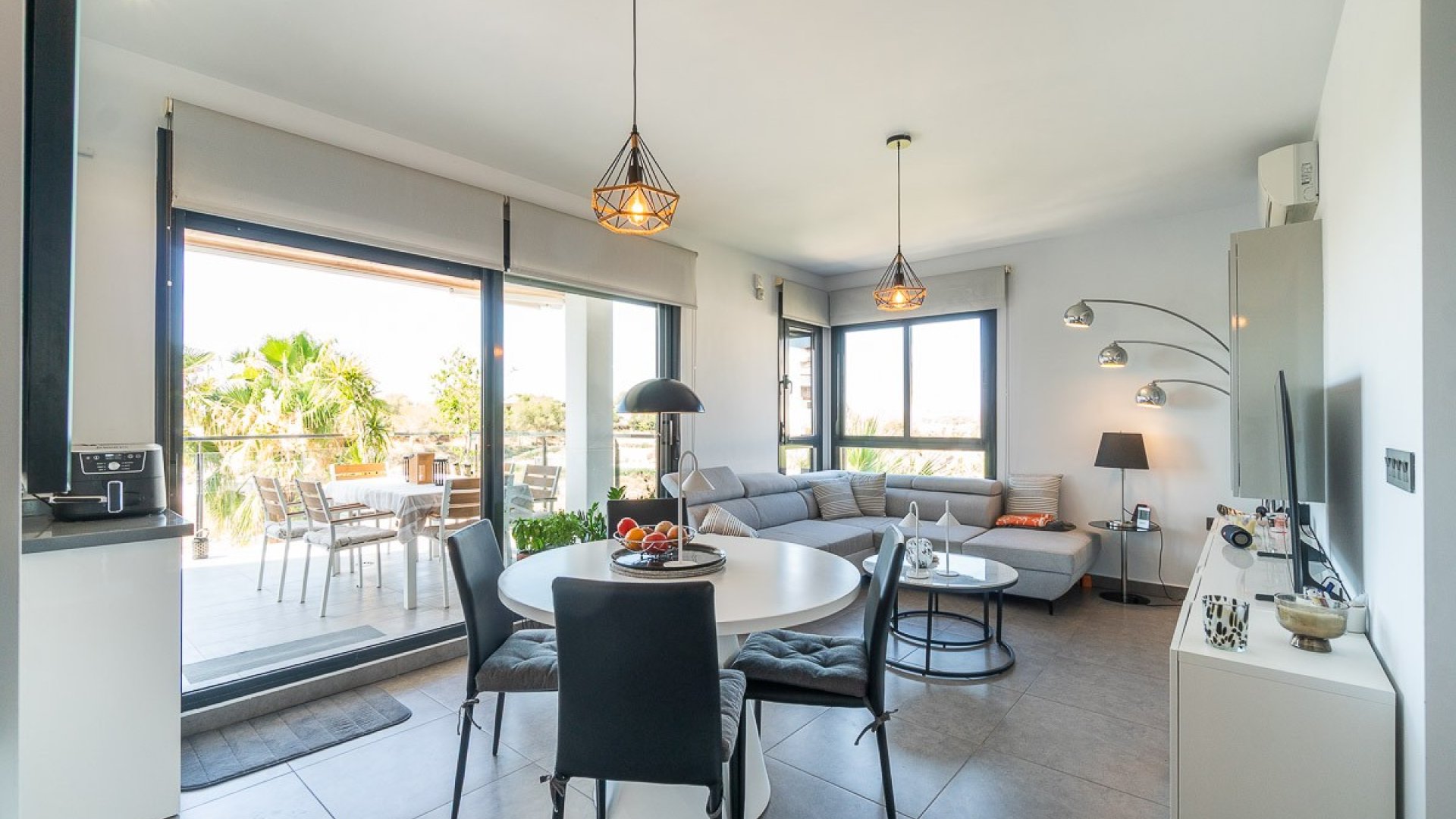 Reventa - Apartamentos -
Villamartín - La fuente