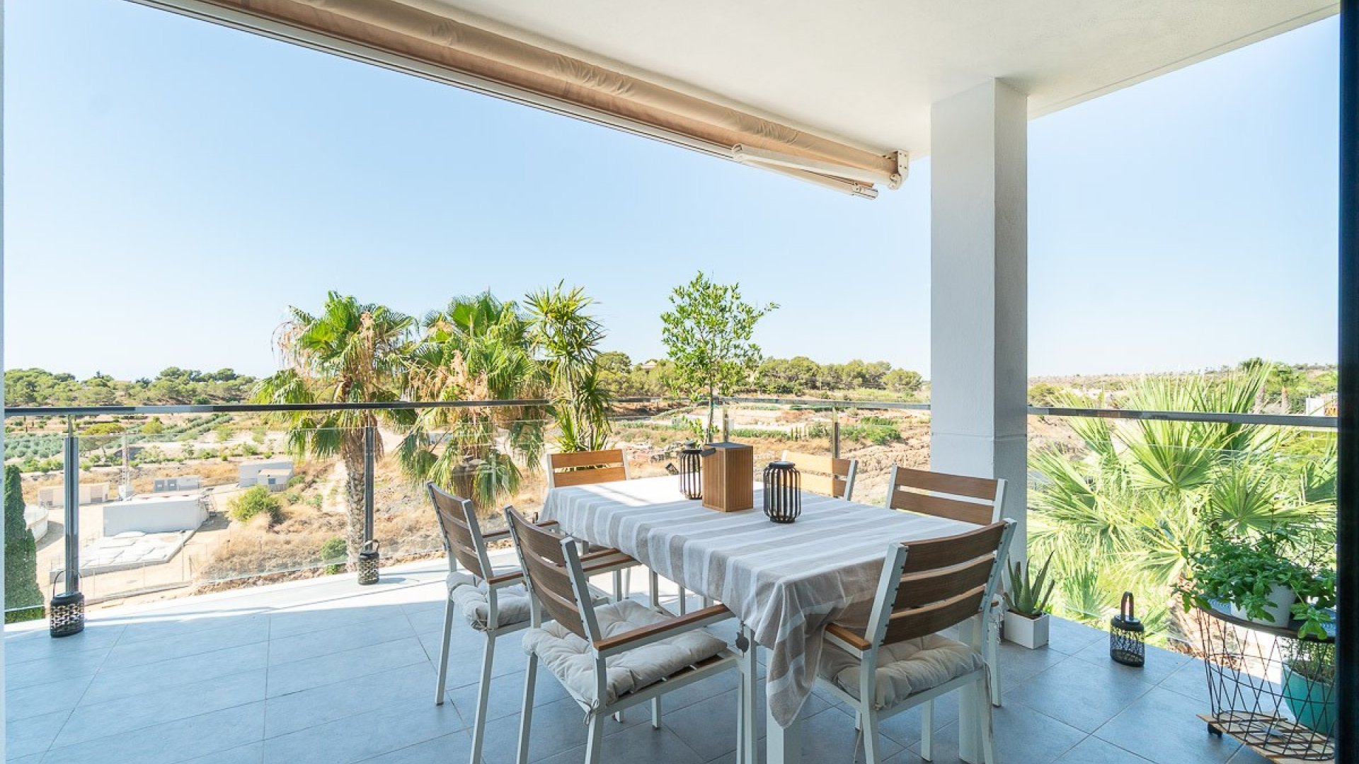 Reventa - Apartamentos -
Villamartín - La fuente