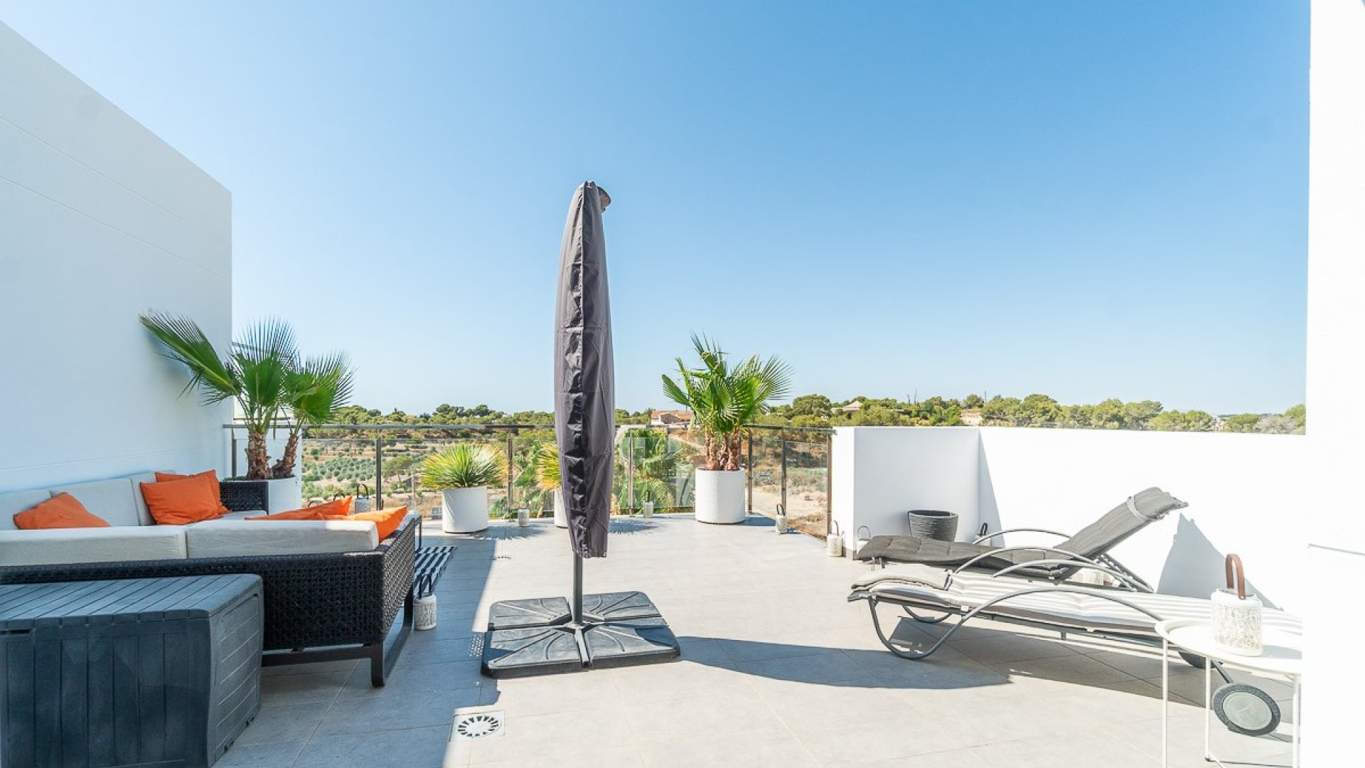 Reventa - Apartamentos -
Villamartín - La fuente