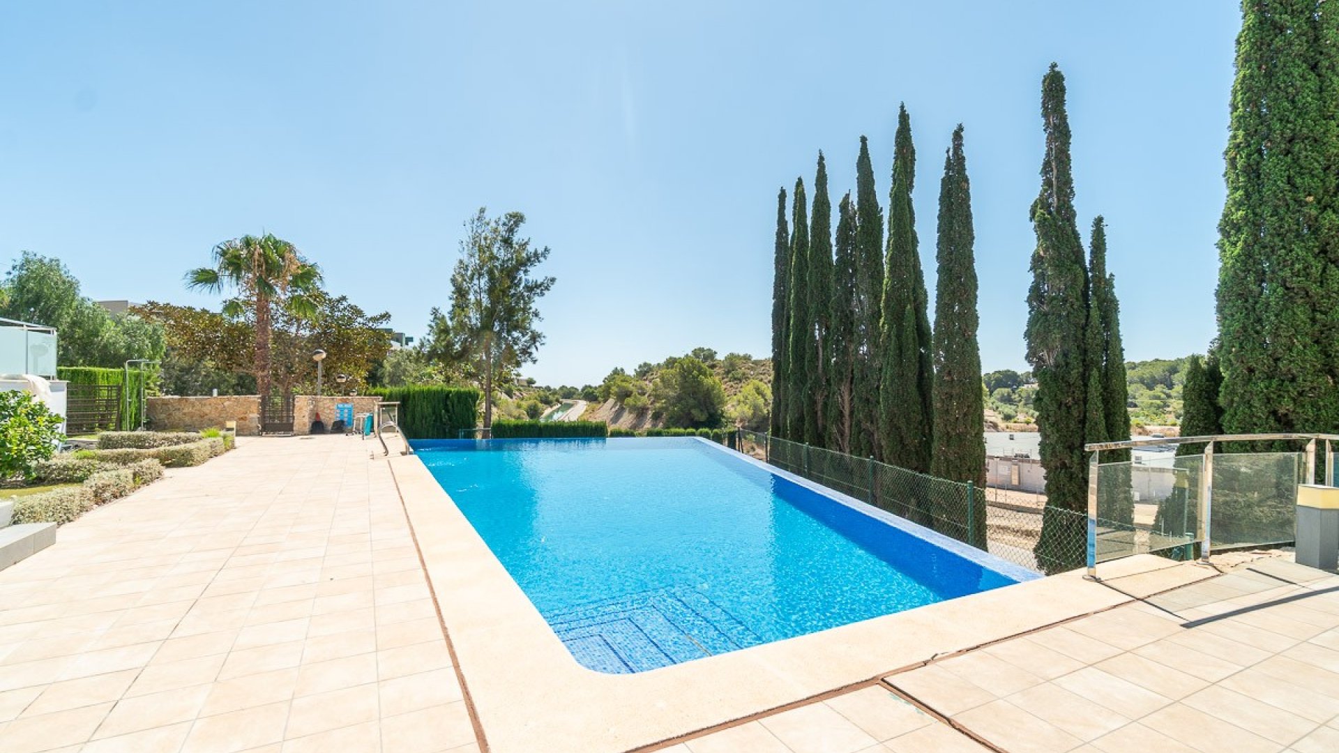 Reventa - Apartamentos -
Villamartín - La fuente