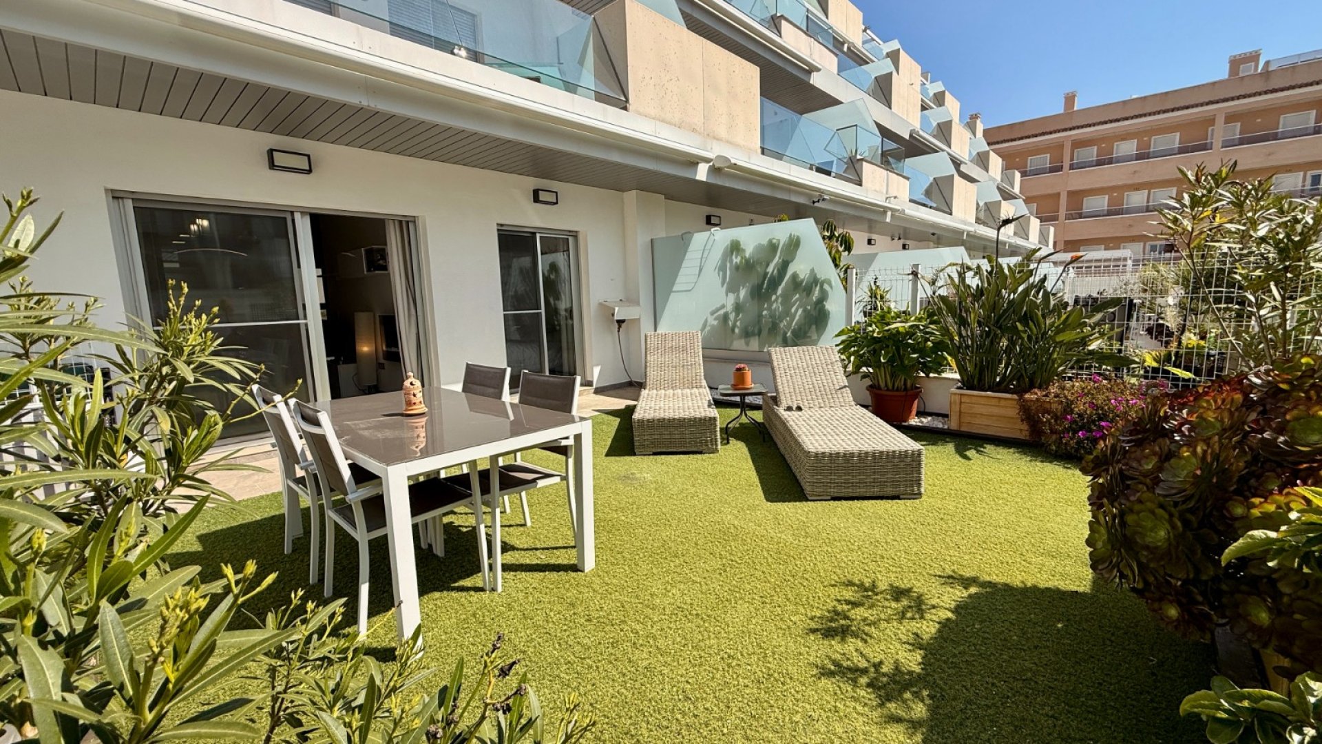 Reventa - Apartamentos -
Villamartín - Las Filipinas