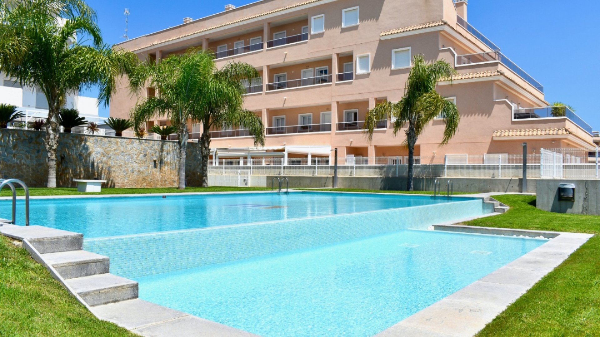 Reventa - Apartamentos -
Villamartín - Las Filipinas