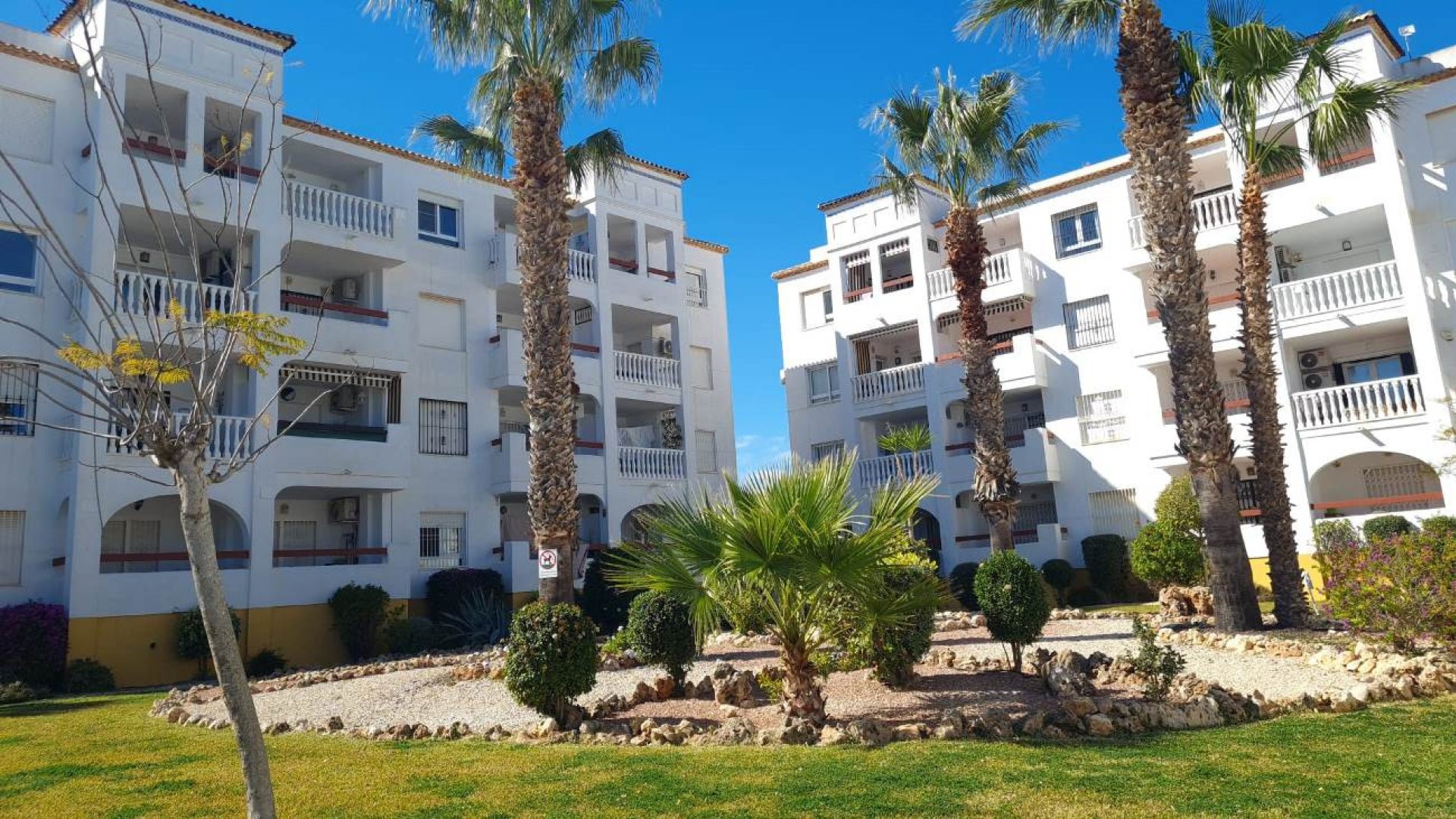 Reventa - Apartamentos -
Villamartín - PAU 8