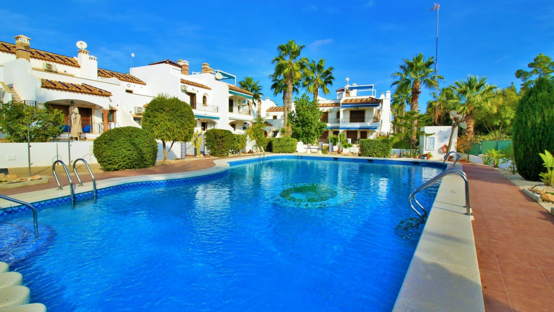 Reventa - Apartamentos -
Villamartín - PAU 8