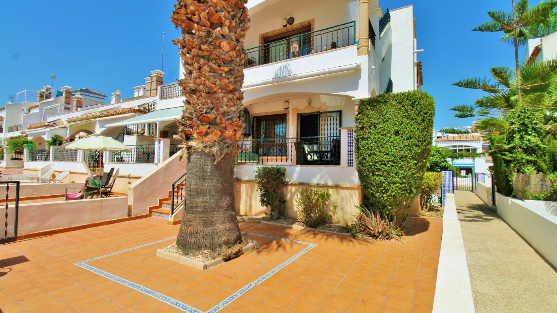 Reventa - Apartamentos -
Villamartín - PAU 8