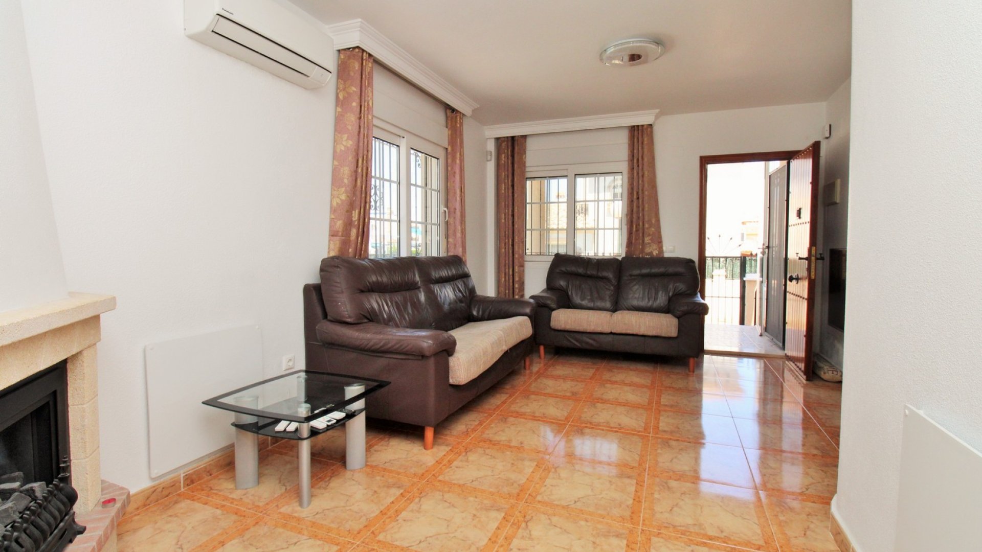 Reventa - Apartamentos -
Villamartín - PAU 8