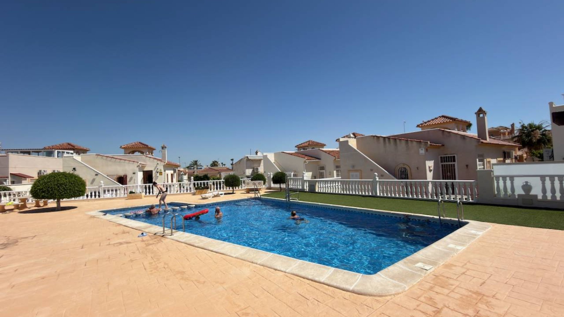 Reventa - Chalets -
Algorfa - Lo Crispin