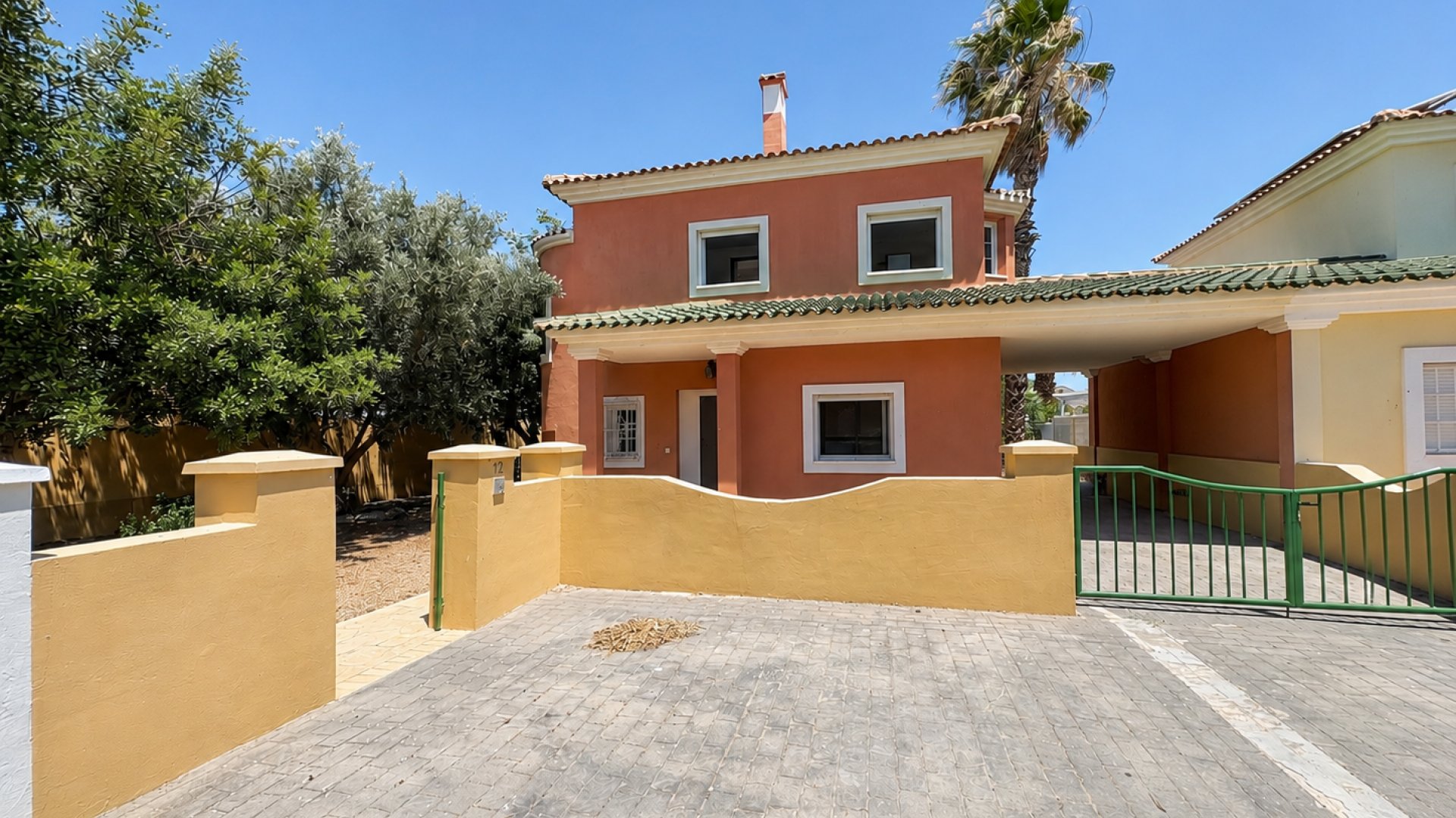 Reventa - Chalets -
Altaona Golf and Country Village - Altaona Golf - Country Village