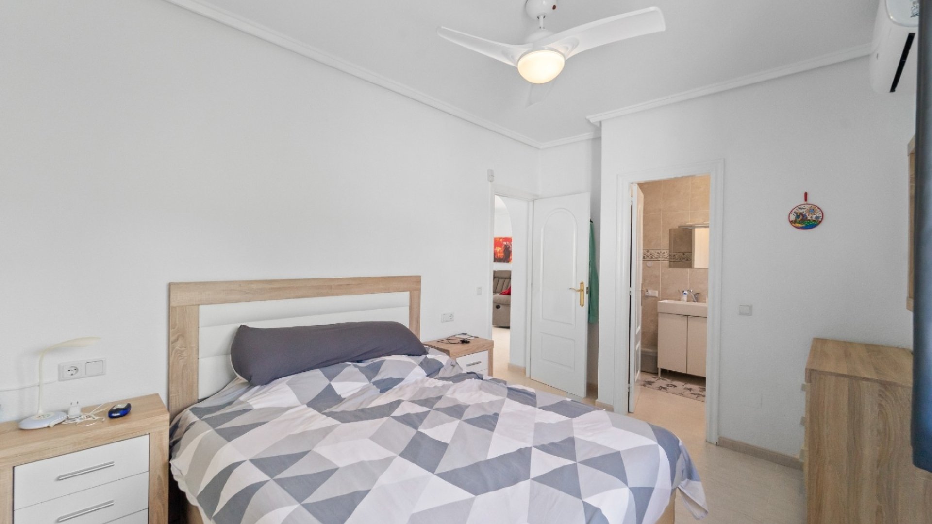 Reventa - Chalets -
Benijofar - Monte Azul