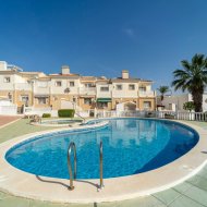 Reventa - Chalets -
Benijofar - Monte Azul